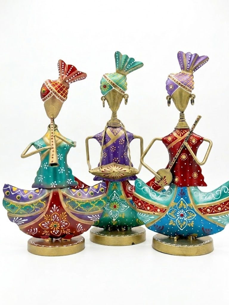 Figurines & Sculptures